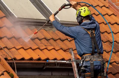 Démoussage et hydrofuge de toiture à Baume-les-Messieurs